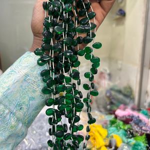 Piedras preciosas sueltas de Monalisa, cuentas en forma de lágrima en fibra óptica verde con piedras preciosas de corte ovalado natural - Product Image 1