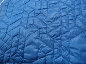 Traitement de courtepointe en boîte de KSD-910 de 3 pouces pour 2-5 couches de polyester 100% brodé de haute qualité pour les hôtels directement à la maison - Product Image 4