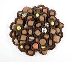 Bandeja de chocolate de 3 libras Bandeja de molde de chocolate de caramelo de metal Chocolate en bandeja de metal y cuchara de latón sobre un fondo de pizarra negra - Product Image 2