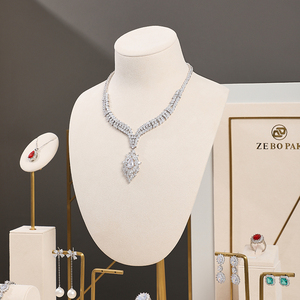 Juegos de Exhibición de Anillos de Joyería de Lujo Personalizados Zebo en Color Blanco Crema para Exhibición en Mostrador de Joyería - Product Image 2