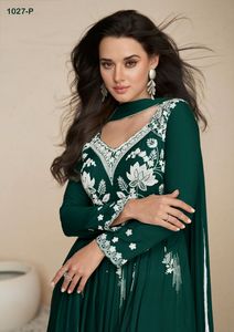 Traje de último diseñador tradicional indio pantalón de rayón Kurti de moda con Dupatta con trabajo de hilo proveedor indio al por mayor - Product Image 3