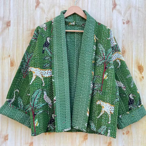 เสื้อคลุมกิโมโนลายป่าเขียวแบบเย็บมือสไตล์คันธา เสื้อคลุมสไตล์กิโมโนญี่ปุ่น เสื้อคลุมฤดูหนาว เสื้อคลุมลายบล็อก - Product Image 1