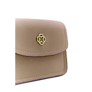 Sac flottant en vison - Accessoire vestimentaire de luxe - Product Image 3