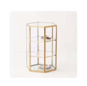 Boîte de collier en fer de conception tendance avec base en métal pour boîtes à bijoux boîte à bijoux en verre transparent personnalisé or avec verre - Product Image 1