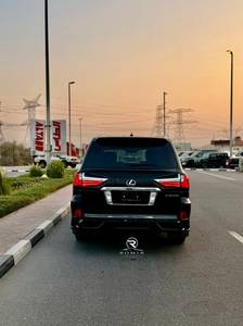 Lexus LX 570 Usato 2020 Nero SUV Twin Turbo V6 Benzina Automatico Fari LED Veicolo Familiare di Lusso Pronto per l'Esportazione - Product Image 5