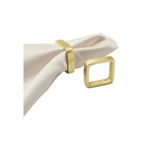 Ronds de serviettes en métal d'inspiration luxueuse, conçus pour les tables de dîner haut de gamme, offrant une élégance discrète et une forme durable. - Product Image 2