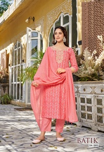 El último conjunto de Kurtis de trabajo de impresión digital de algodón puro con colección de trajes de fiesta formales Pent Mall Dupatta - Product Image 4