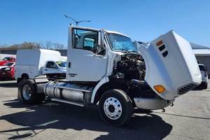 Camión de Transporte de Carga a Larga Distancia con Cabina Diurna de Eje Único, Listo para Trabajar - Product Image 2