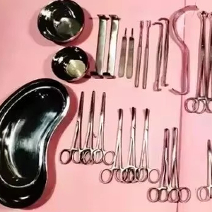 Juego de 50 Instrumentos Quirúrgicos Manuales de Acero Inoxidable para Cirugía Ortopédica y Laparotomía Básica - Product Image 1