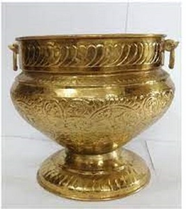 Fabricante y proveedor de macetas de metal hechas a mano para artículos decorativos de jardín disponibles a precio mayorista de Indian - Product Image 3