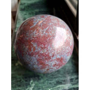 Sphère de Kyanite rubis pour la décoration, la méditation et l'équilibre des chakras (5,5 pouces, 5200 grammes) Reiki/Énergie de guérison/Énergie Décoration intérieure - Product Image 6