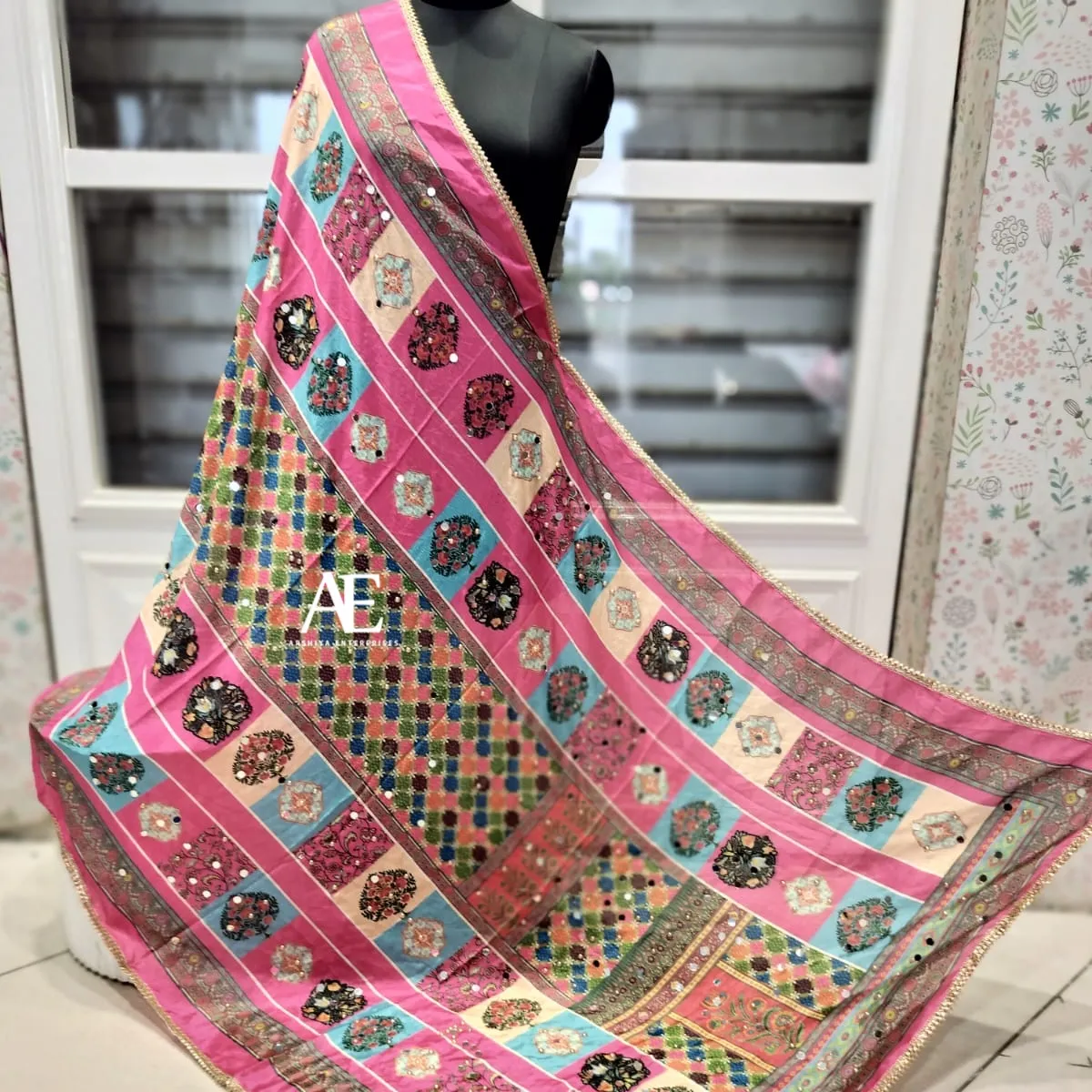 مرآة تطريز يدوية جديدة فاخرة ، دوباتا من الحرير الباكستاني ، دوباتا بتطريز يدوي بوهيمي ، دوباتا ملونة لملابس النساء
