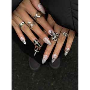 Faux ongles Midnight Cross Press au design élégant et stylé pour les passionnés de nail art - Product Image 4