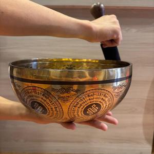 Cuenco de bronce con acabado antiguo hecho a mano en estilo tradicional para bienestar y curación Producto artesanal de metal - Product Image 2