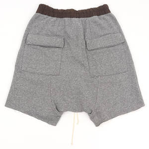 Vente en gros de shorts en éponge de haute qualité pour hommes avec logo personnalisé shorts en coton noirs décontractés en tissu éponge uni - Product Image 2
