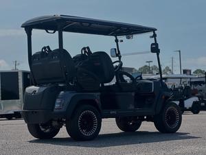 Chariot de golf électrique blanc 48V de qualité supérieure, surélevé, 4 places, tout-terrain, avec toit et pneus tout-terrain - Product Image 2