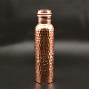 Bouteille d'eau en cuivre pur faite à la main AZ ENTERPRISES |   Vase à boisson moderne en cuivre écologique grande capacité avec couvercle pour le bureau - Product Image 6