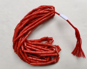 Perles de corail italien naturel en forme de tube de corail rouge, perles de corail de qualité supérieure, brins de 16 pouces - Product Image 1