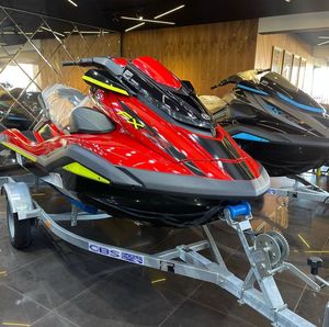 Jet ski en aluminium, 2 temps, 13 kW de puissance, pour lacs et rivières. - Product Image 3