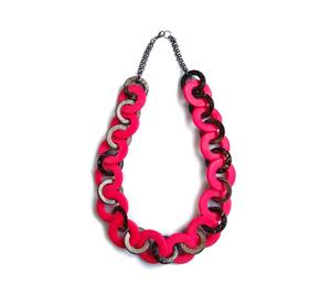 Collier de perles de résine orange noire pendentifs à la mode breloques pour mariages chrétiens fiançailles fêtes de noël tenue de bureau - Product Image 4