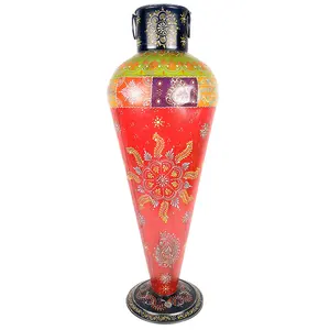 Vase en métal antique fait à la main pour les arrangements floraux de conception pièce élégante de décoration de la maison disponible au prix de vente à l'exportation - Product Image 2