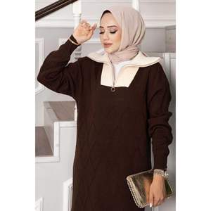 Robe en tricot ornée de diamants Marron - Product Image 4