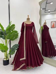 Hermoso vestido de fiesta de invierno con hilo y Dupatta con trabajo de secuencia - Product Image 3