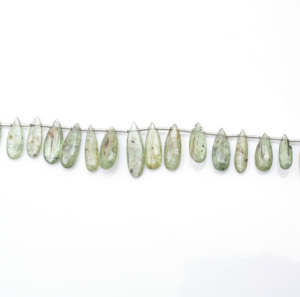 Pendentif en pierre verte à la mode avec collier de finition naturelle pour femmes élégantes de tous âges et goûts - Product Image 2