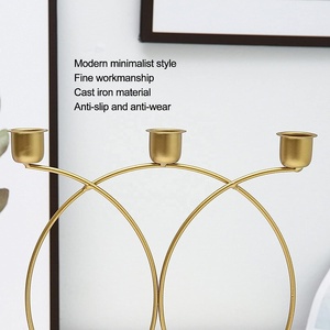 Multi cabeza tres cabezas duradero hecho a mano dorado acabado Metal iluminación decoración portavelas Base Circular cónico decoración del hogar - Product Image 3