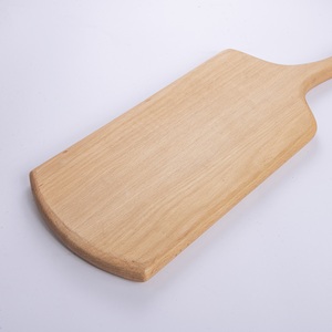 Planche à découper rectangulaire en bois de hêtre de 50x18 cm avec poignée - Plateau de service en bois massif naturel - Ustensiles de cuisine écologiques - Product Image 5