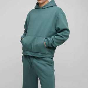 Fabricant personnalisé Baggy Flare empilé Jogging Survêtement Baggy vierge à capuche et pantalon de survêtement Ensemble Hommes Survêtement - Product Image 3