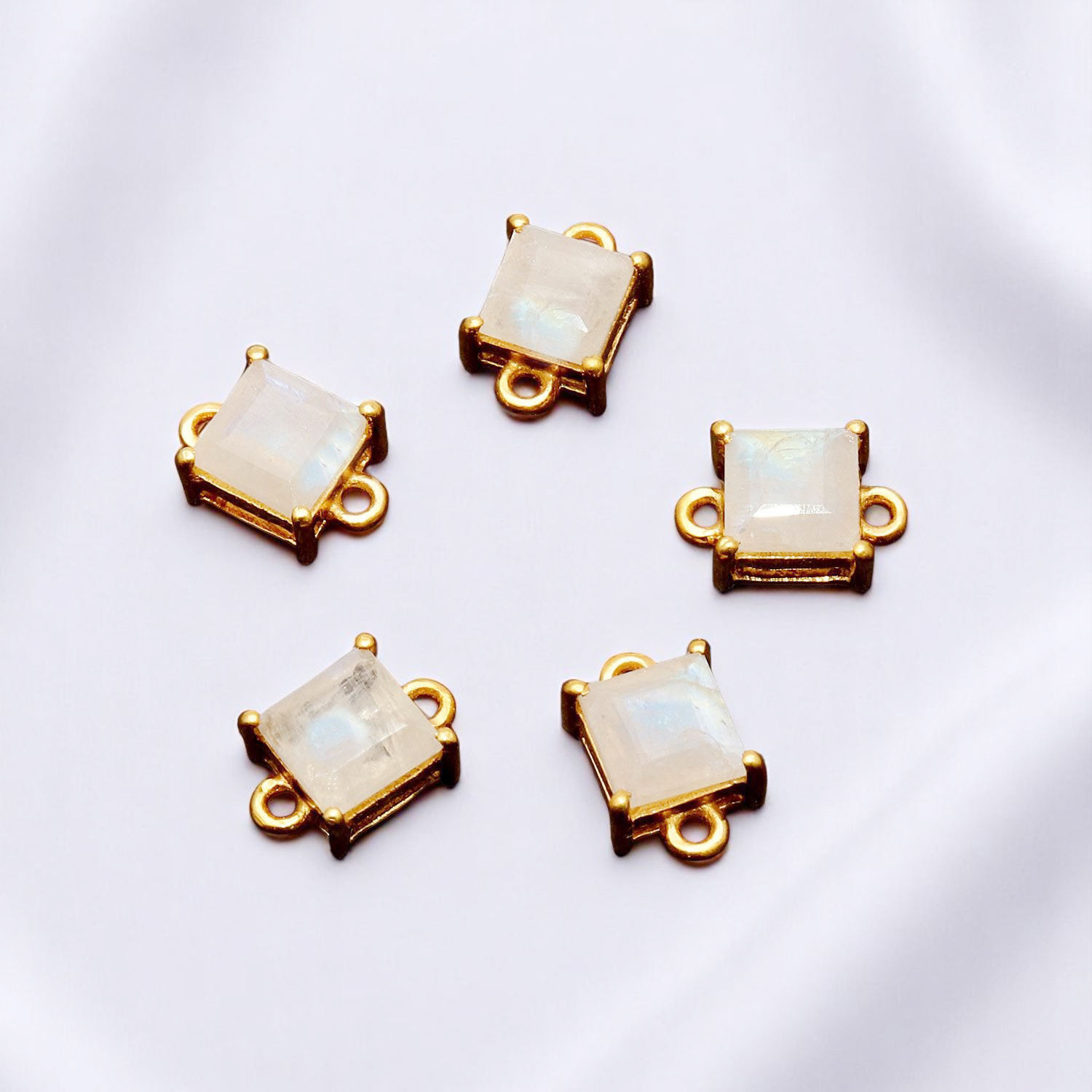 มูนสโตนสีรุ้ง