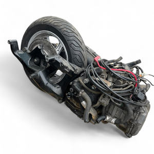 Sistema de Lubricación para Motocicleta Yamaha Majesty 400 2005, 25,000 km, Motor Original, Construcción Metálica, Color Negro, para Reemplazo/Reparación - Product Image 1