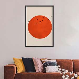 Tableau imprimé sur toile : Oiseaux bohèmes avec lune sanglante, encadré noir - Product Image 1