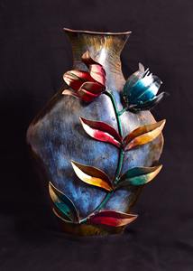 Vase artistique de designer avec motif floral pour le style contemporain de la maison et les centres de table décoratifs fabriqués à la main en Inde - Product Image 6