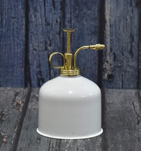 Modern Metal Plant Mister Spray Arrosoir pour plantes d'intérieur par Axiom Home Accents (Blanc) - Product Image 3