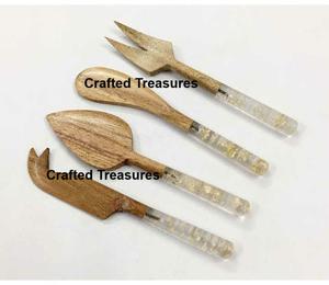 Herramienta de queso de acero inoxidable con resina y mango de cuerno Juego de esparcidor de queso hecho a mano de estilo occidental único con utensilio de mango blanco - Product Image 5