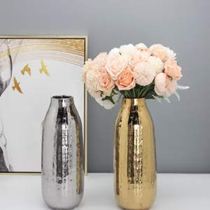 Vase de table élégant en aluminium plaqué or, design contemporain européen de luxe, décoration de mariage - Product Image 2