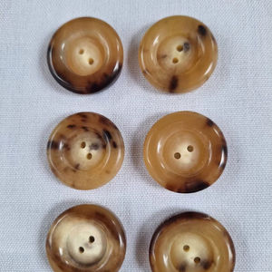 Botones de Cuerno de Búfalo Natural al por Mayor, Acabados y Coloridos para Accesorios de Ropa, Alta Calidad - Product Image 1