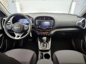 Kia Soul LX 2025, Hatchback Plateado, 5 Asientos, Transmisión Automática, Faros LED, Neumáticos R18, Motor Turbo, Emisión Euro VI - Product Image 6