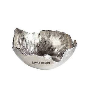 Elegante Tazón Decorativo en Forma de Corazón, Hecho a Mano, Ecológico, de Metal, para Servir en Fiestas - Product Image 4