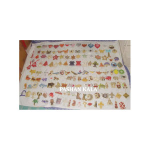 Material de tela Zari bordado árbol de Navidad adorno colgante forma personalizada con trabajo de cuentas utilizado para decoración de Navidad - Product Image 1