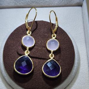 Calcédoine Aqua plaquée or en argent sterling 925 et pierre précieuse d'améthyste africaine Boucles d'oreilles classiques uniques faites à la main - Product Image 1