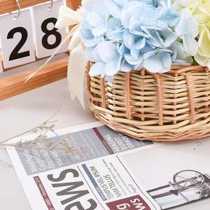 Panier à fleurs en rotin fait main en osier: paniers à fleurs de mariage avec poignée et insert en plastique - Product Image 4