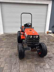 รถแทรกเตอร์ตักดินพร้อมเครื่องตัดหญ้า Kubota BX1880 23 แรงม้า - Product Image 2