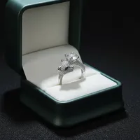 Anillo de compromiso y boda LAX DIORE JEWELS de oro rosa con cabeza de pantera y moissanita, corte brillante, engaste de garras, banda de lujo para mujer