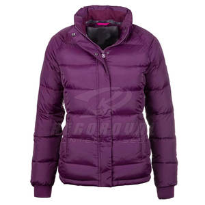 Chaqueta acolchada de poliéster con logotipo personalizado al por mayor para mujer, chaqueta acolchada impermeable para uso en exteriores para mujer - Product Image 1