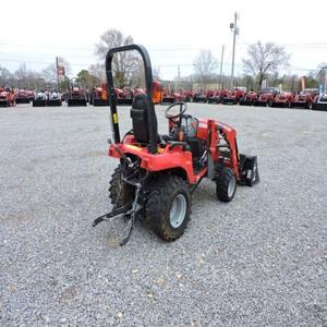 Vente de chargeurs miniatures d'occasion Massey Ferguson GC 1723E, GC 1725M, 1835E, 2860M, 2860E, 2850M - Product Image 1