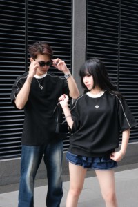 Camiseta Unisex de tela Waffle de todos los géneros, 100% de algodón, cómoda, holgada, serigrafía, firma de firma para hombres y mujeres - Product Image 2