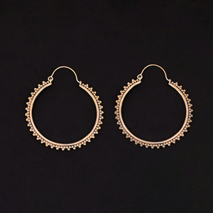 Pendientes de Latón con Baño de Oro, Diseño Chandbaali Redondo y Moderno, Tamaño 66x60MM - Product Image 2